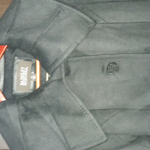 Badgley Mischka black coat. Extended collar, wonderfully made. This coat is new, - Picture 13 of 13